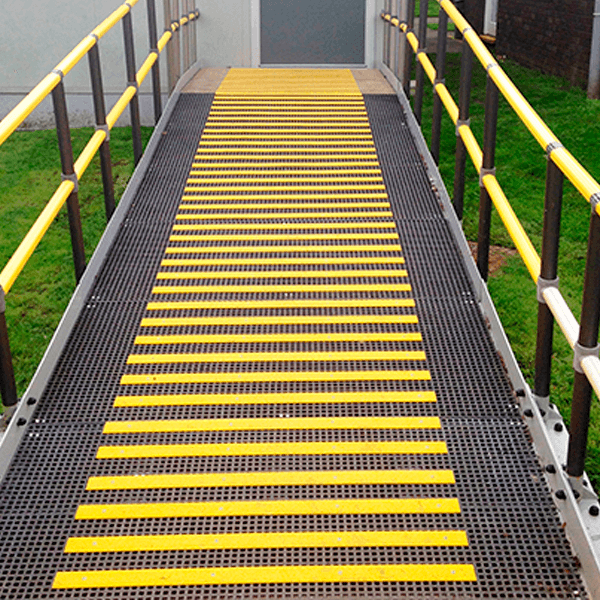 Advarsel gul skridsikker GRP liste for skridsikring i offentlig områder og for virksomheder